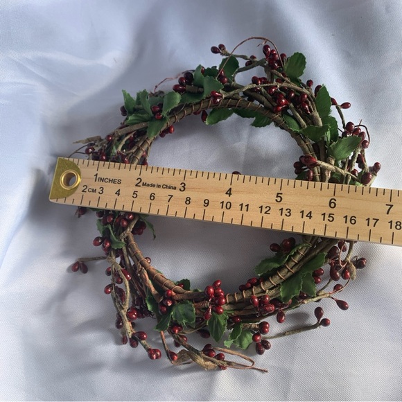 Rustic Berry and Vine Mini Grapevine Wreaths Set Pip-berries Stars 4-7” - Picture 5 of 8